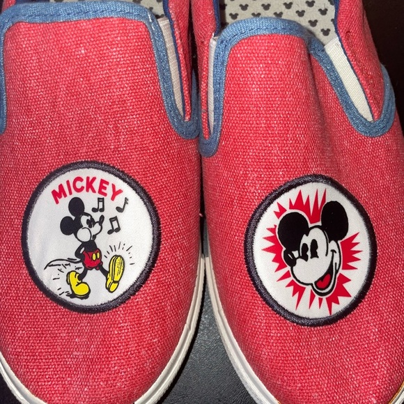 Disney x Junk Food Mickey Sneakers Size 6 Vacation Holiday Trip Souvenir - Picture 2 of 8